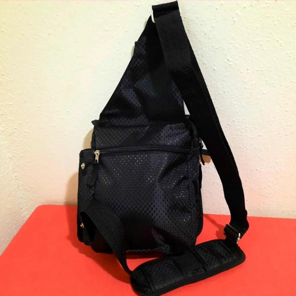 Heys black travelmate V3 crossbody